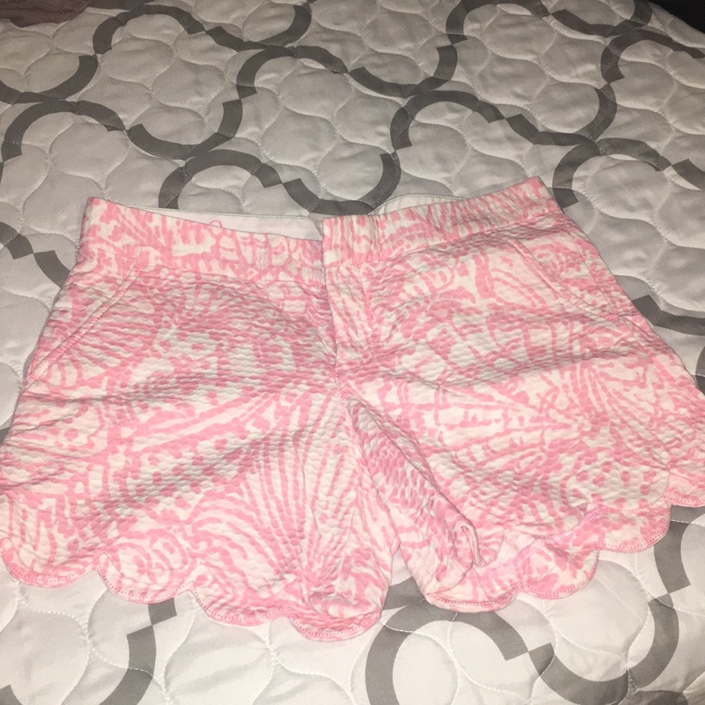 Lilly Pulitzer butter cup shorts